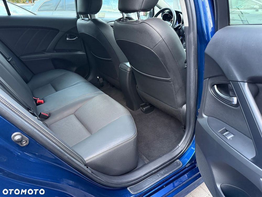 Toyota Avensis 2.0 Premium MS - 20
