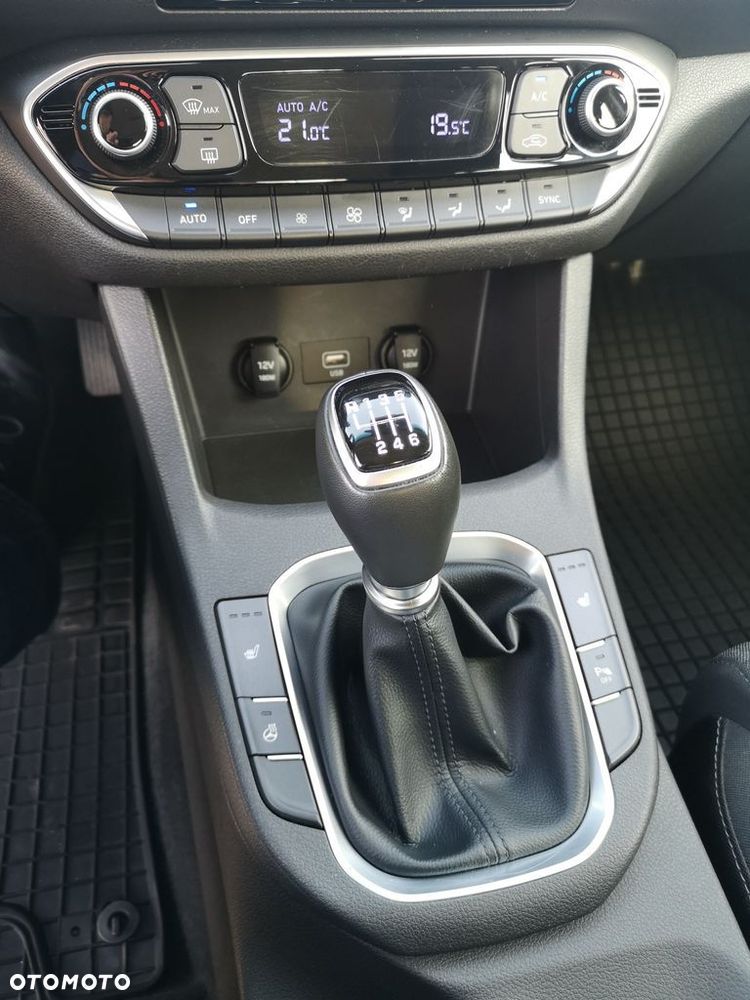 Hyundai i30 1.5 DPI Smart - 29