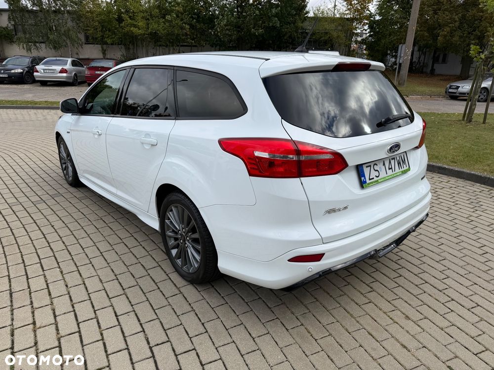 Ford Focus 1.0 EcoBoost ST-Line - 27