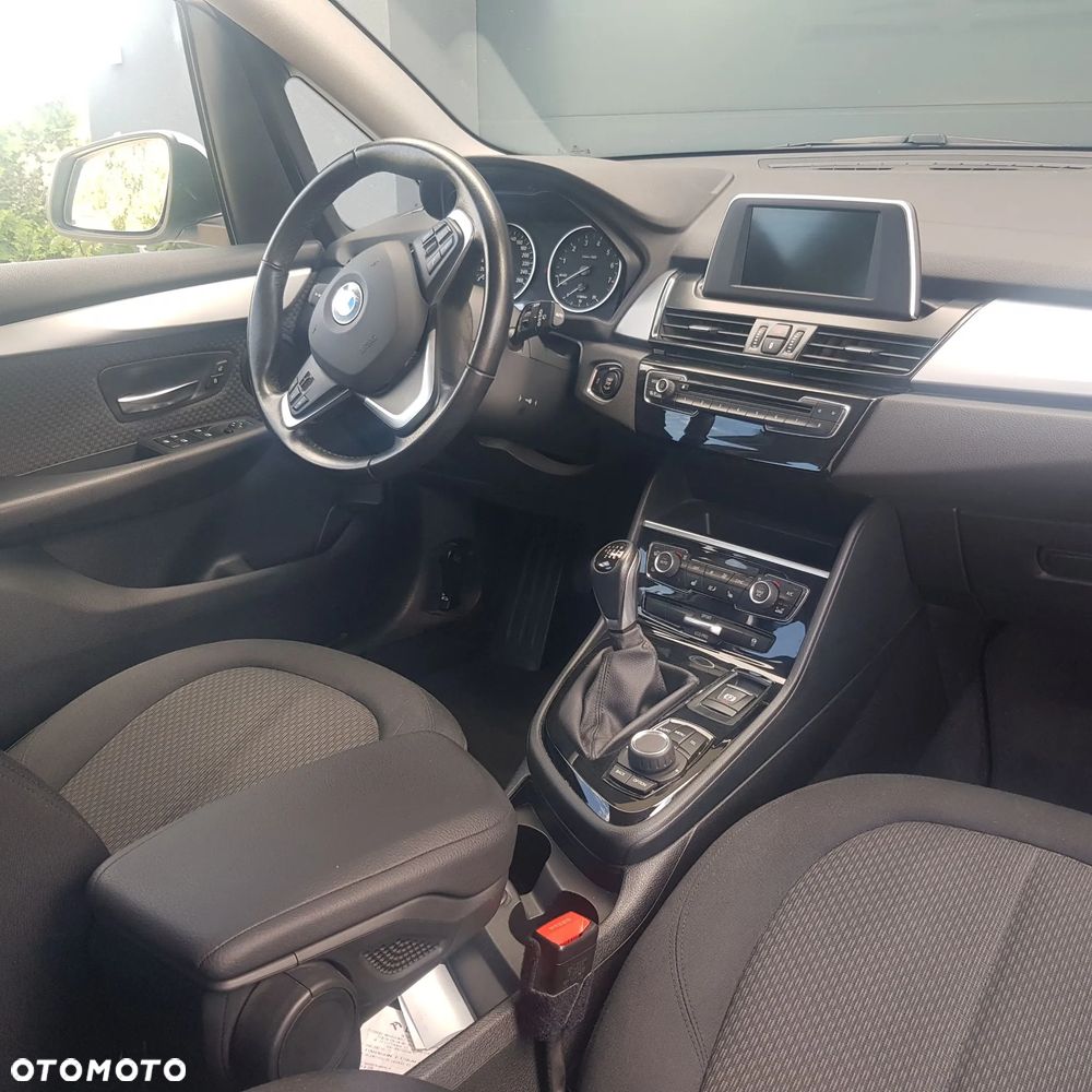 BMW Seria 2 218i - 6