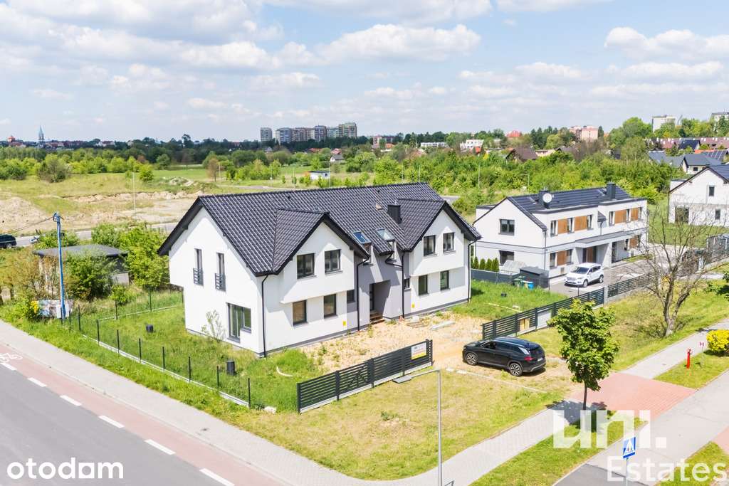 Komfort i ogród – mieszkanie dwupoziomowe!