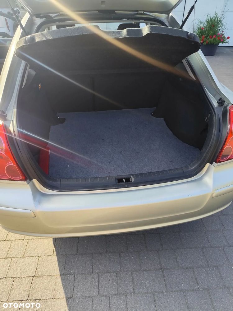 Toyota Avensis 1.8 VVT-i Sol - 7