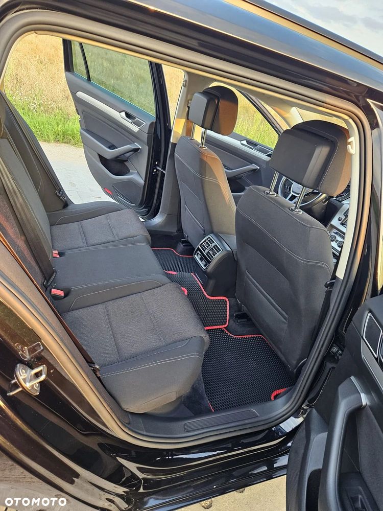 Volkswagen Passat 2.0 TDI (BlueMotion Technology) Comfortline - 17