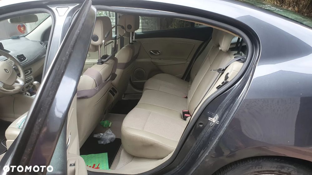 Renault Fluence 1.6 16V Privilege - 8