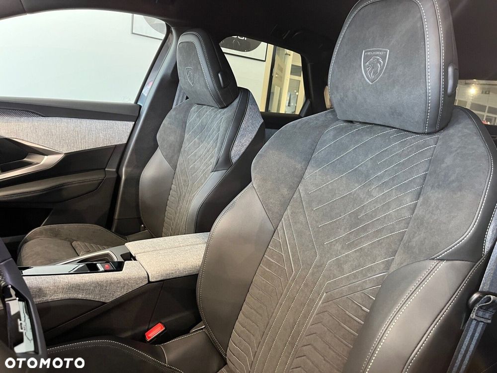 Peugeot 3008 1.2 PureTech mHEV GT E-DCS6 - 8