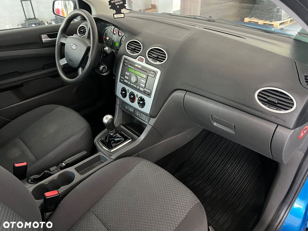 Ford Focus 1.6 TDCi DPF Ambiente - 27