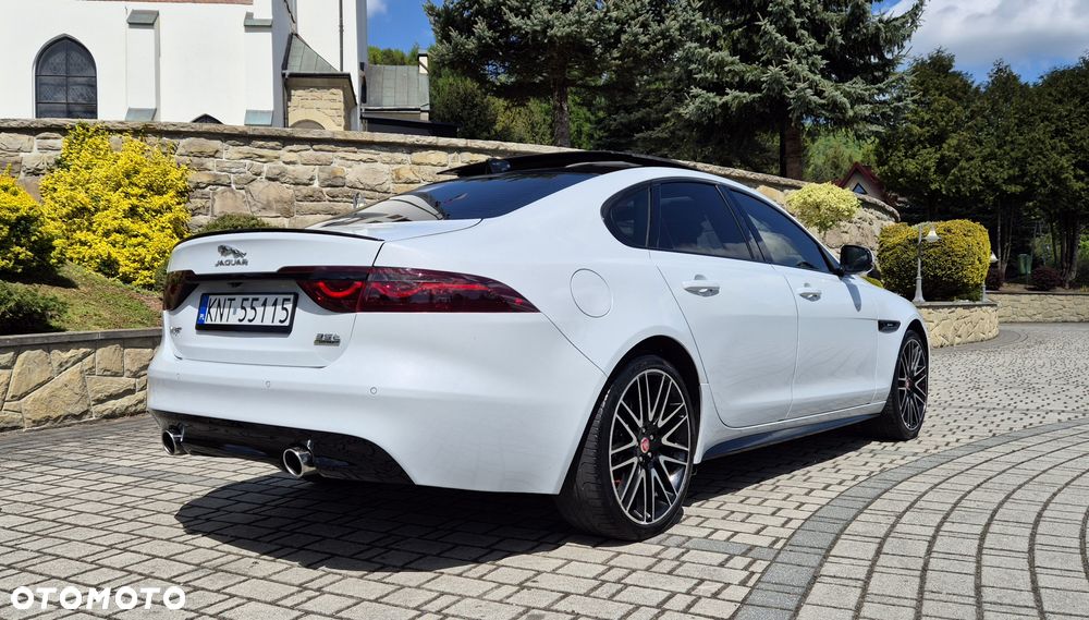 Jaguar XF 3.0 V6 AWD R-Sport - 12