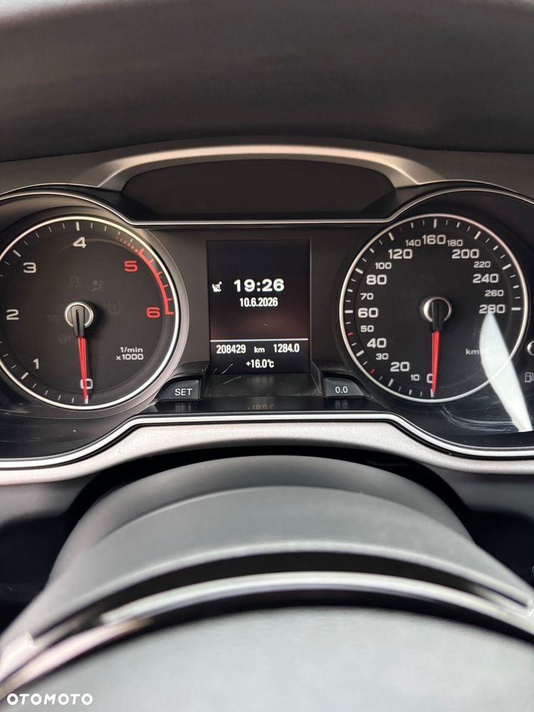 Audi A4 Avant 2.0 TDI DPF clean diesel multitronic Attraction - 6