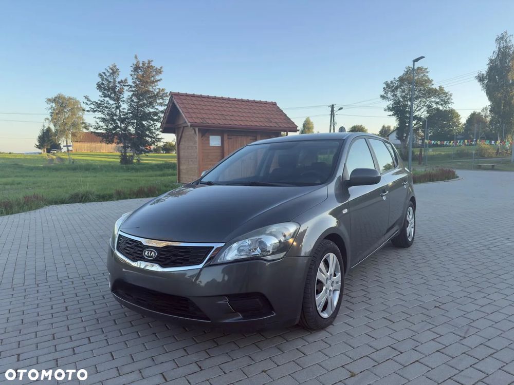 Kia Ceed 1.6 CRDi 90 ISG Vision - 1