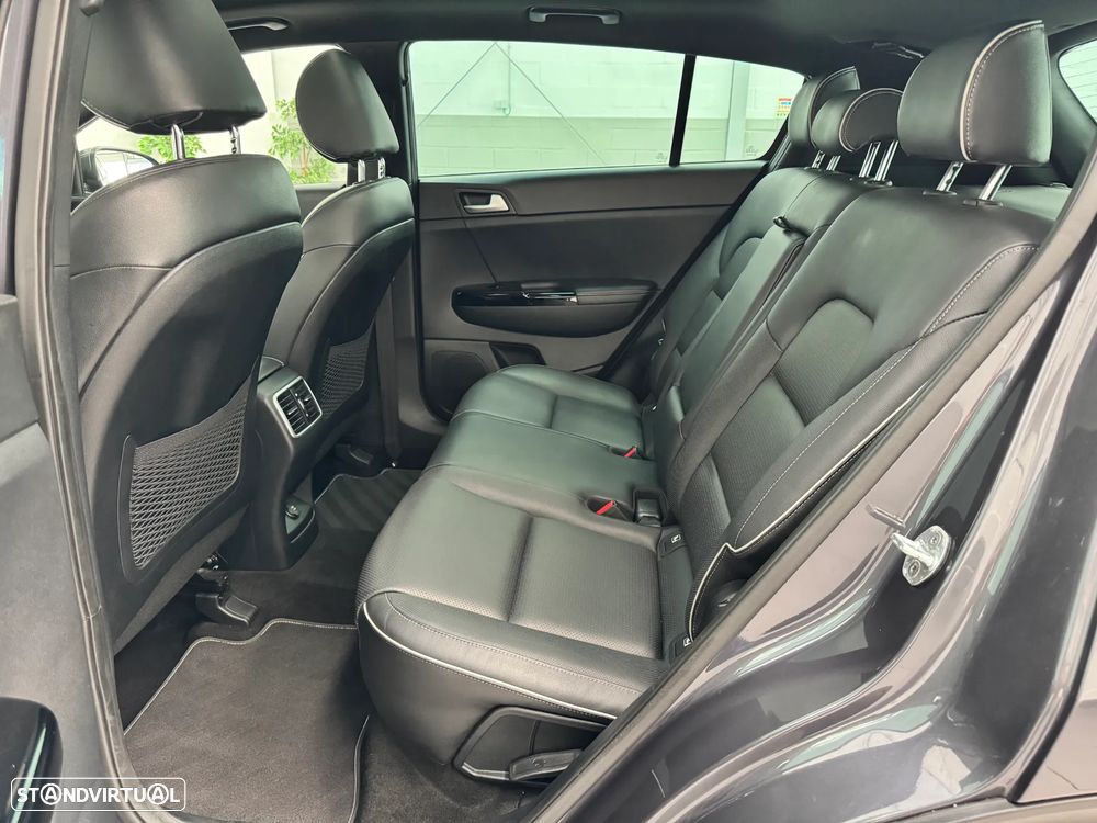 Kia Sportage 2.0 CRDI ISG GT Line - 33