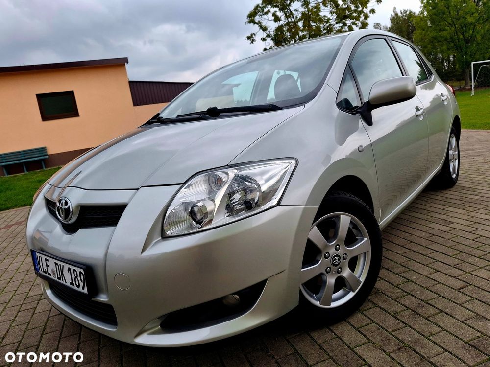 Toyota Auris 1.6 VVT-i Team - 1