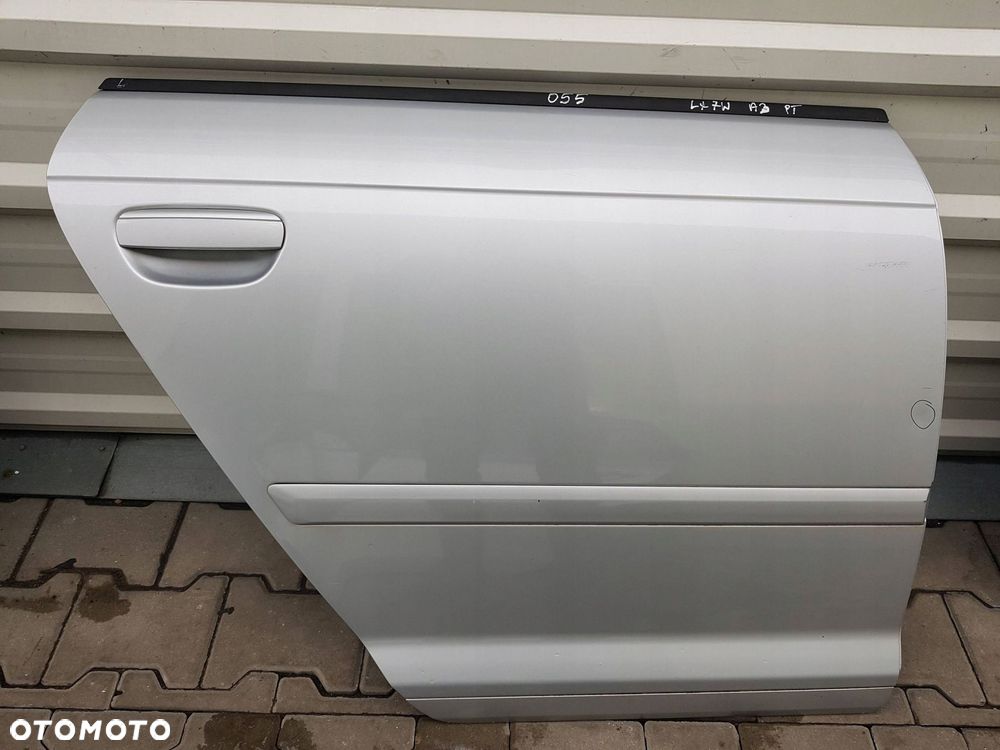 AUDI A3 8P 04-12r DRZWI PRAWE TYŁ TYLNE LX7W