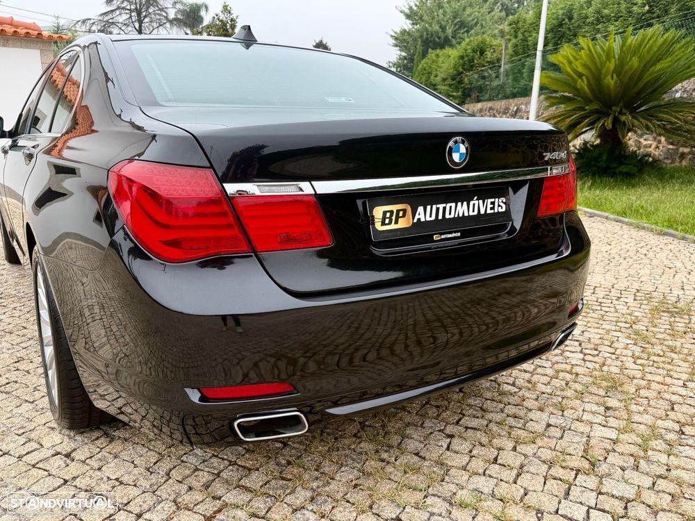 BMW 740 d Pack M - 14