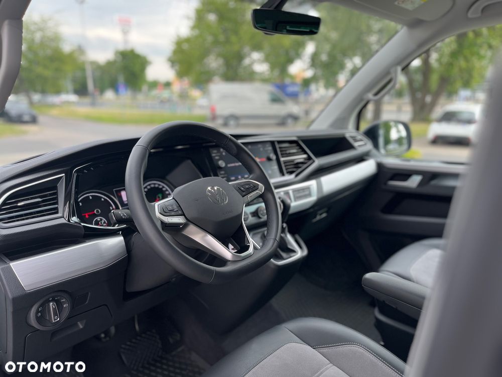Volkswagen Multivan - 10