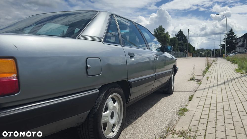Audi 100 - 8