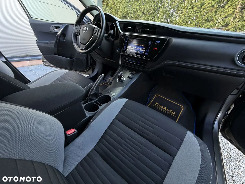 Toyota Auris - 17