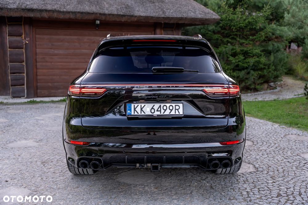 Porsche Cayenne GTS - 16