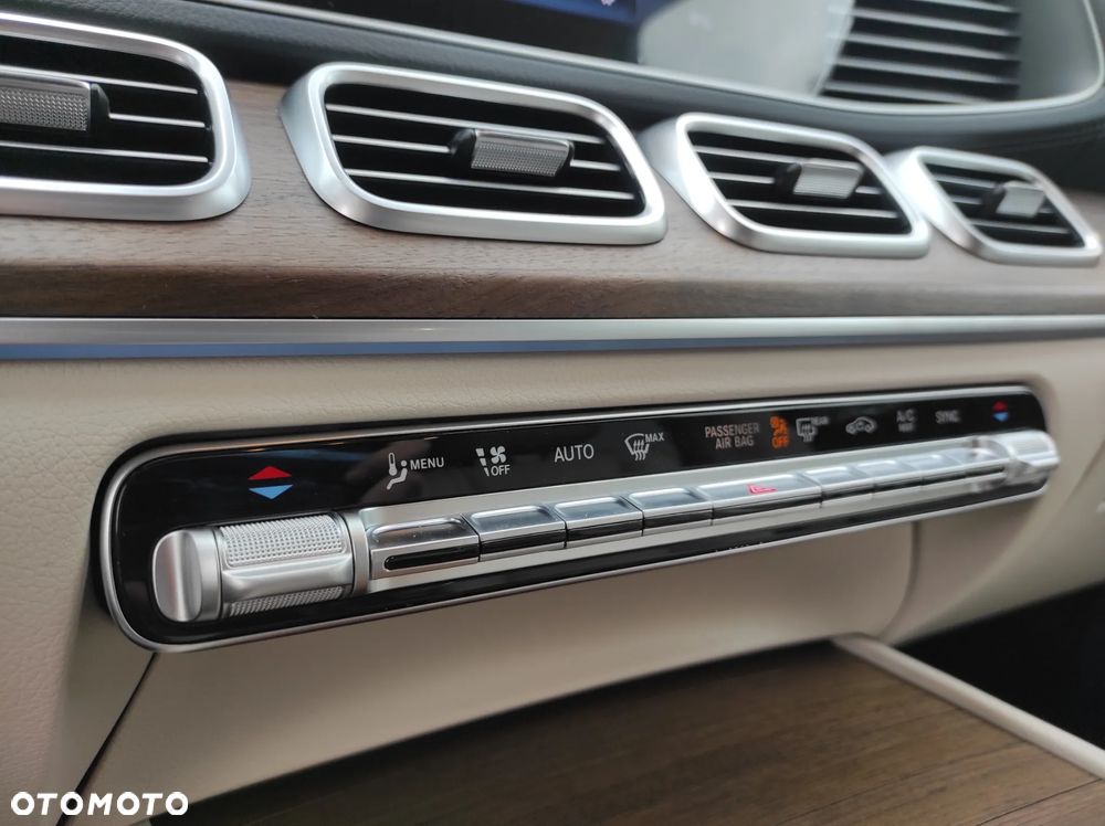 Mercedes-Benz GLS - 9