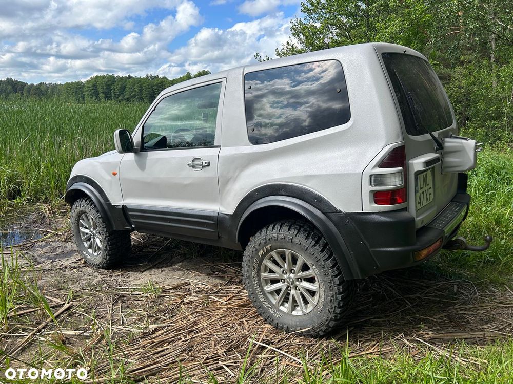 Mitsubishi Pajero - 3