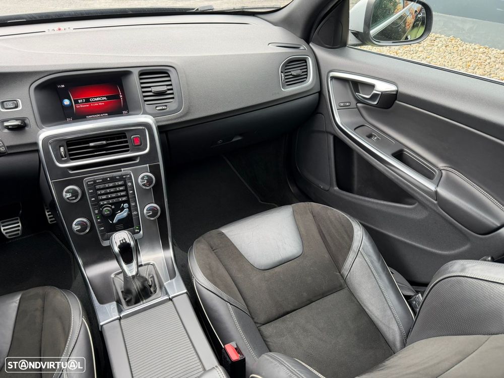 Volvo V60 2.0 D2 R-Design - 26