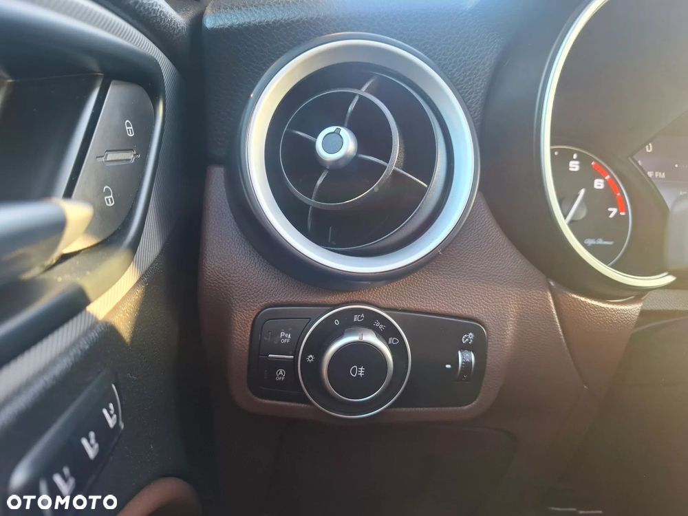 Alfa Romeo Stelvio 2.0 Turbo 16V AT8-Q4 Executive - 11