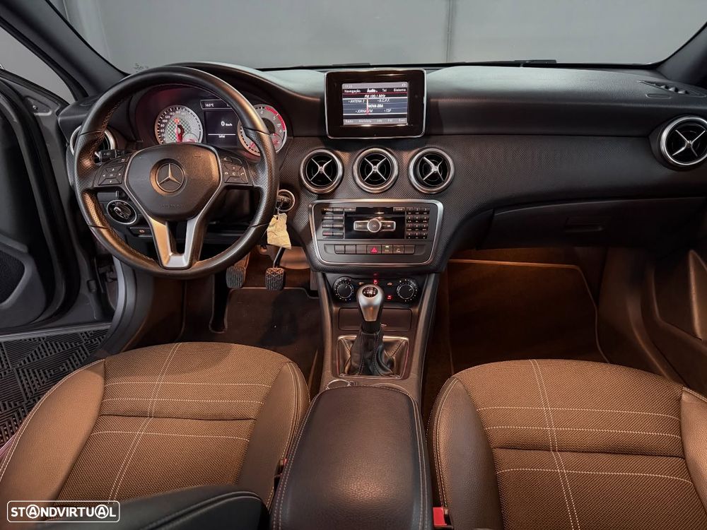 Mercedes-Benz A 180 d AMG Line - 22