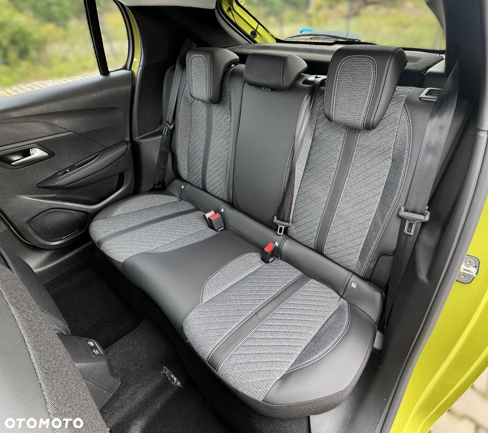 Peugeot 208 1.2 mHEV Allure - 22