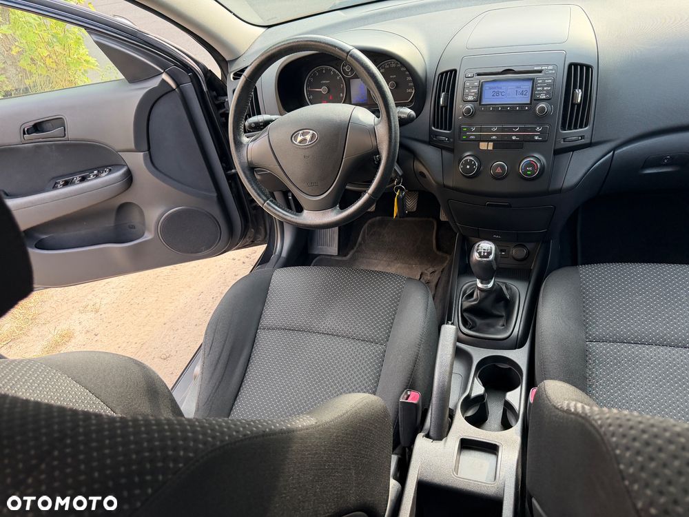 Hyundai i30 1.4 Comfort World Cup - 14
