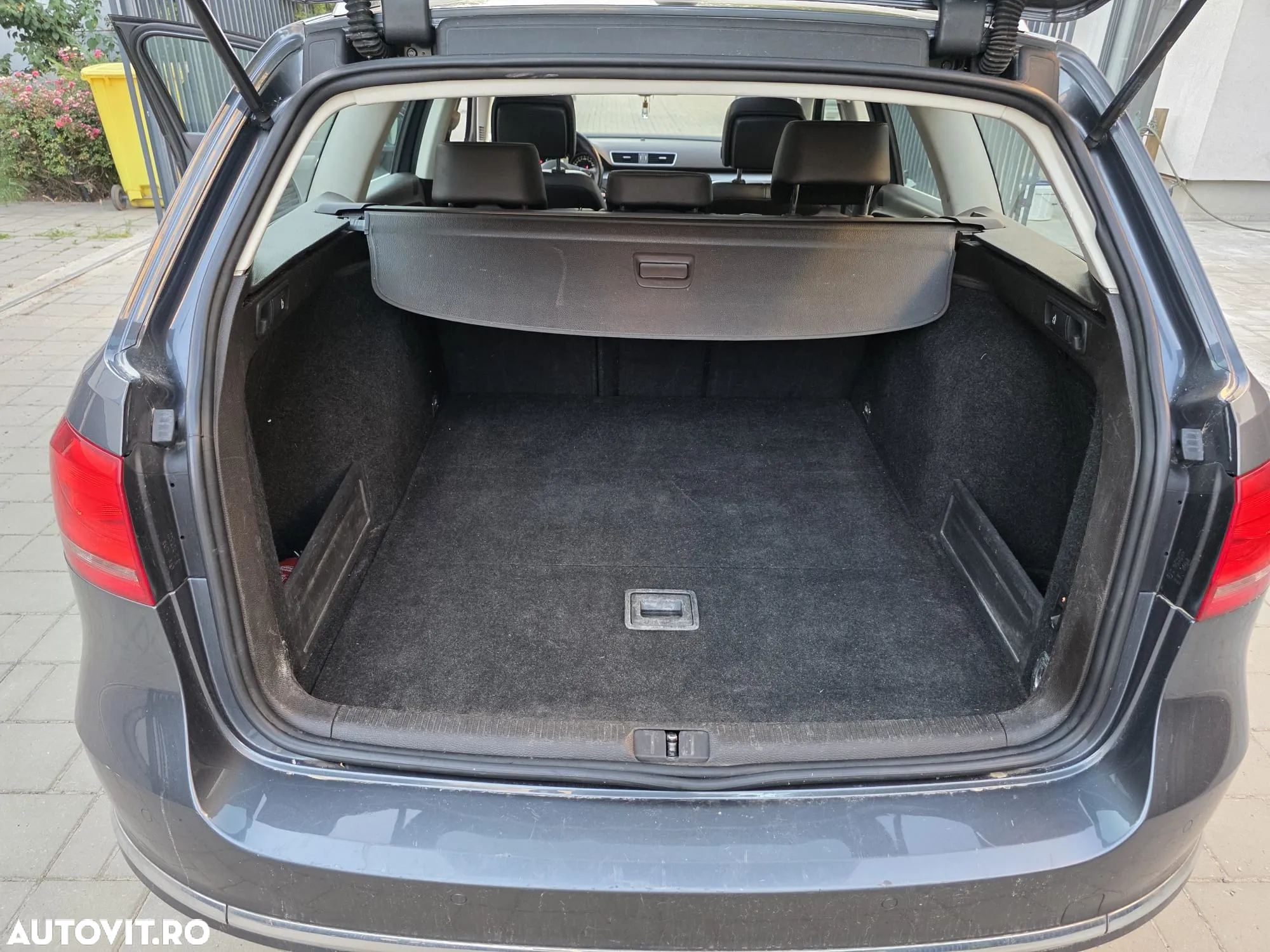 Volkswagen Passat Variant 1.6 TDI BlueMotion Technology Highline - 13