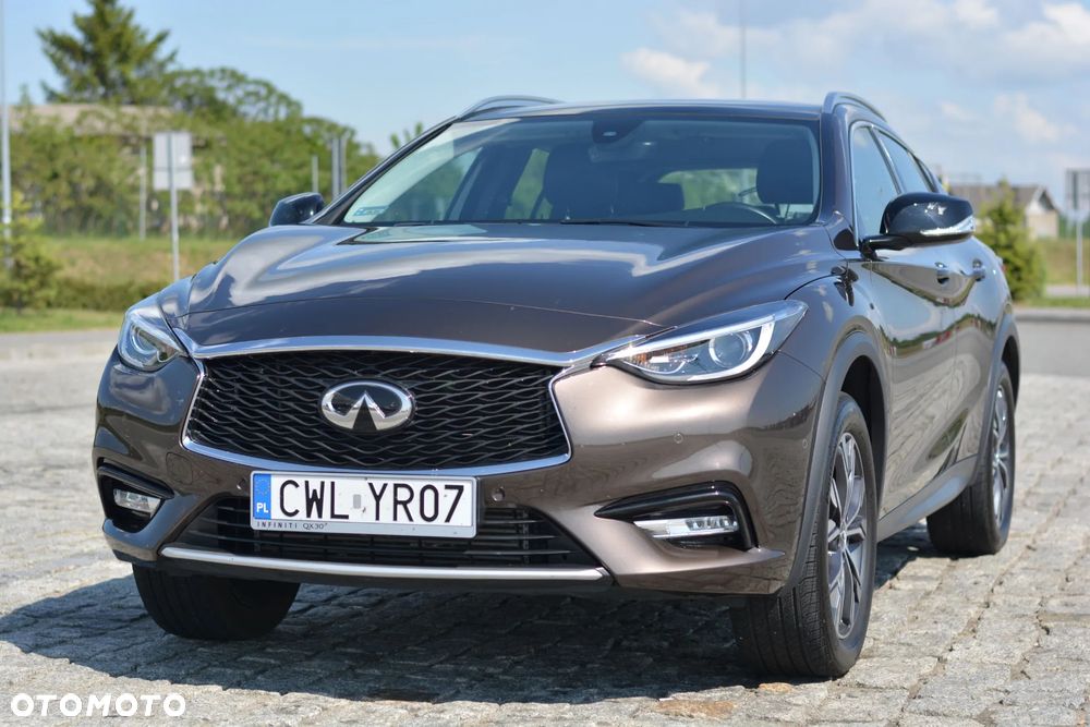 Infiniti QX - 1