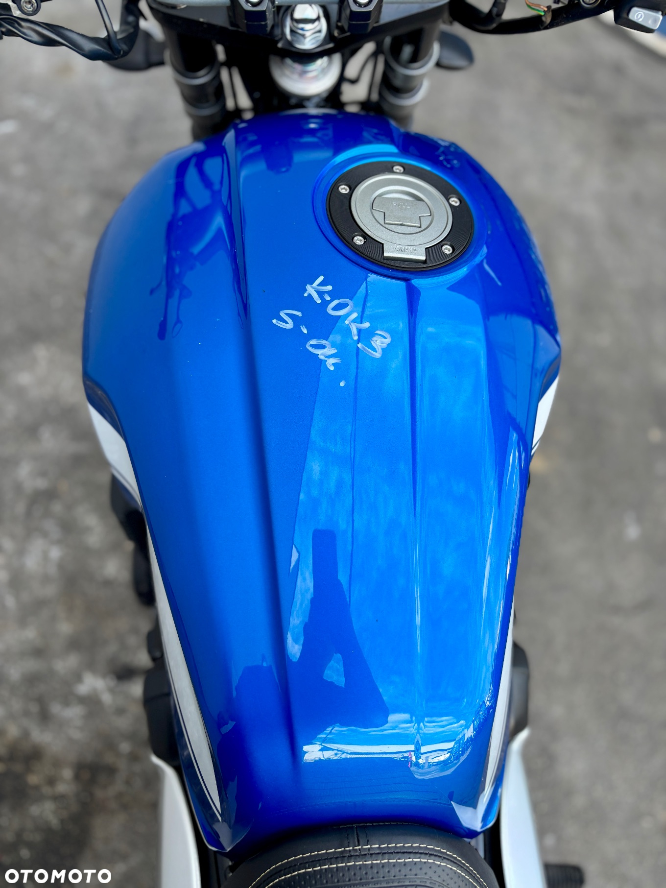 Yamaha XJR - 11