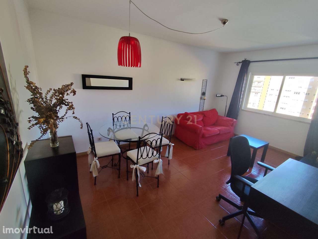 Apartamento T1 com Vista Panorâmica em Carnaxide - Grande imagem: 2/23