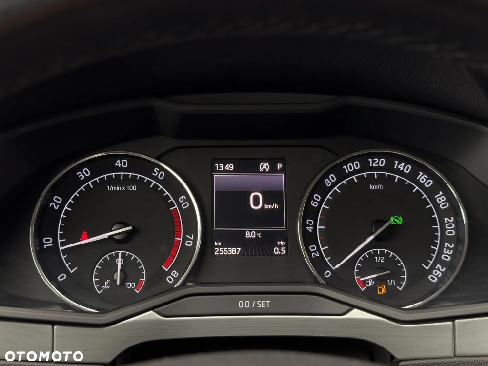 Skoda Superb 1.8 TSI Active DSG - 25