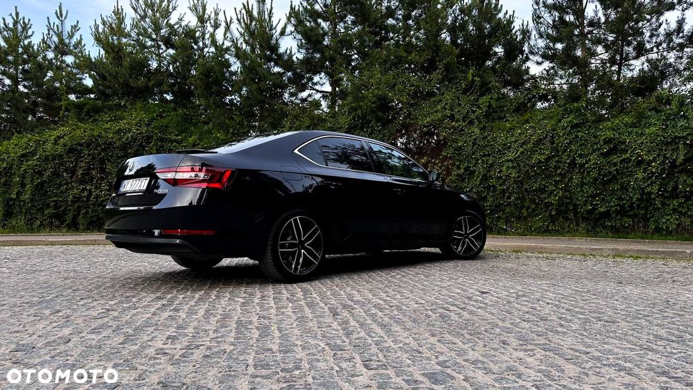 Skoda Superb 2.0 TDI Style - 4