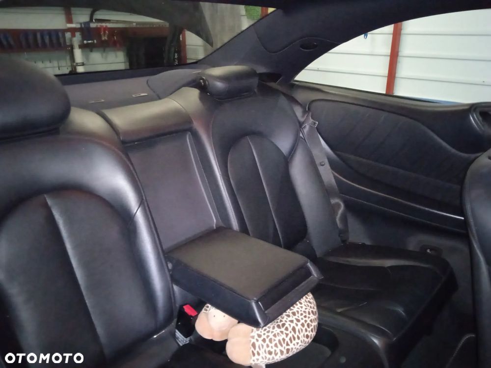 Mercedes-Benz CLK 320 CDI 7G-TRONIC Elegance - 2