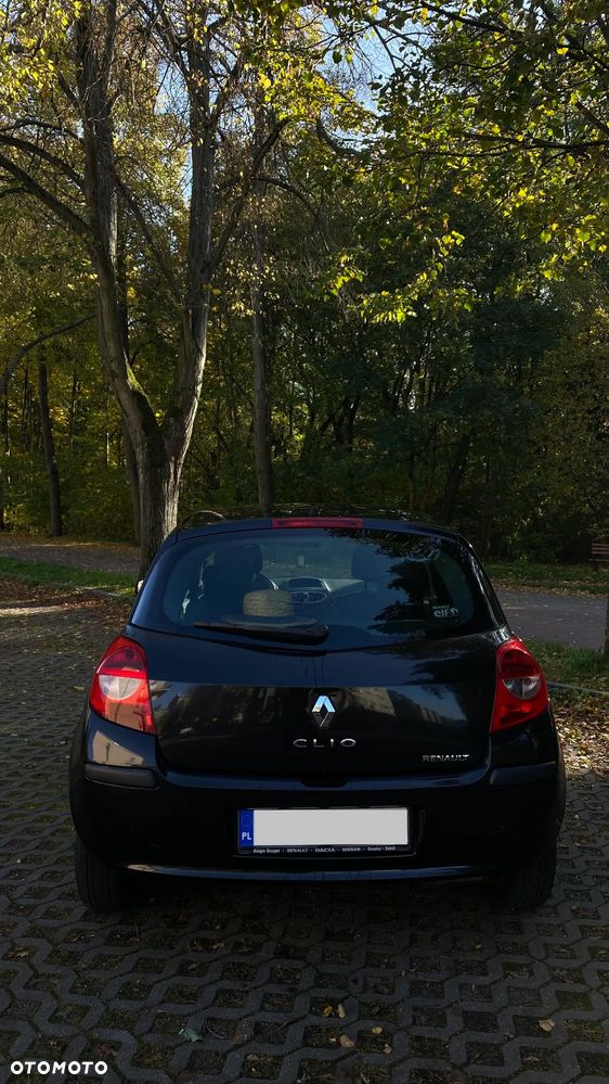 Renault Clio 2007 photo 4