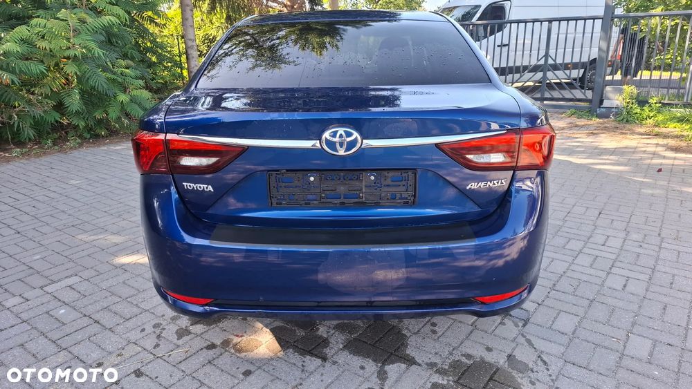 Toyota Avensis - 10