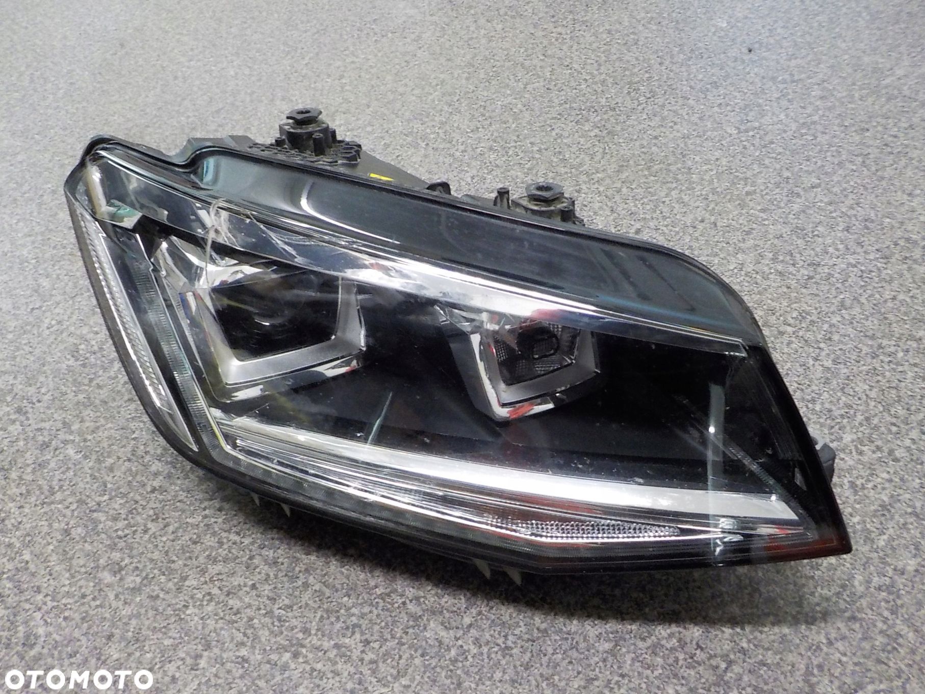 LAMPA PRAWA PRZÓD VW CADDY 2K1 LIFT XENON 2015- - 1