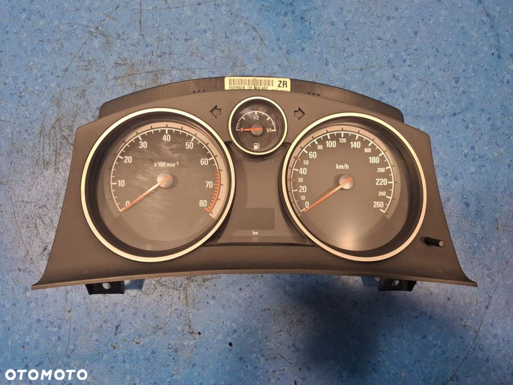 OPEL ASTRA H 1.6B LICZNIK 13225978 - 1