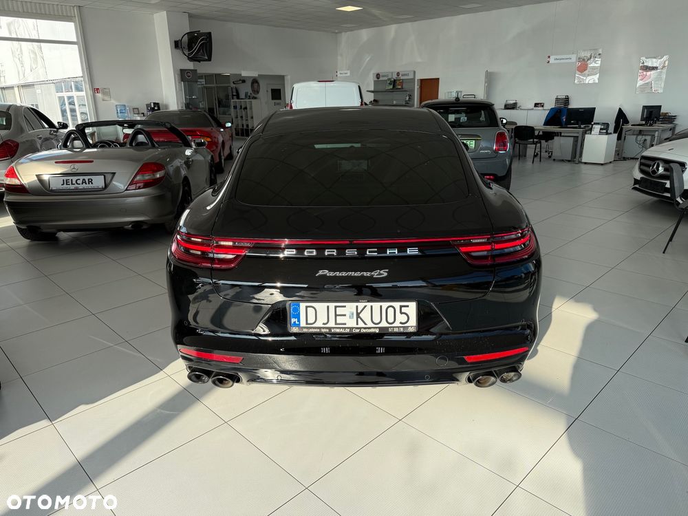 Porsche Panamera - 7