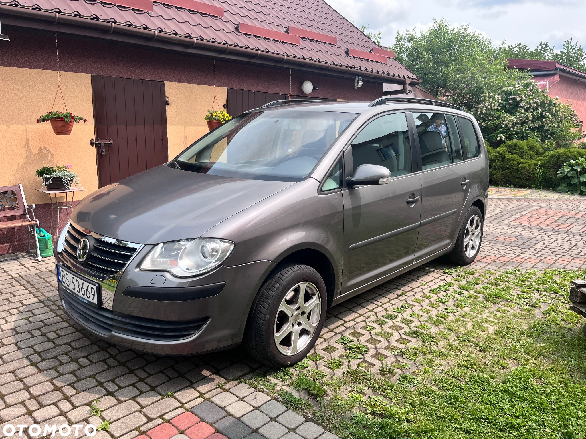 Volkswagen Touran - 8