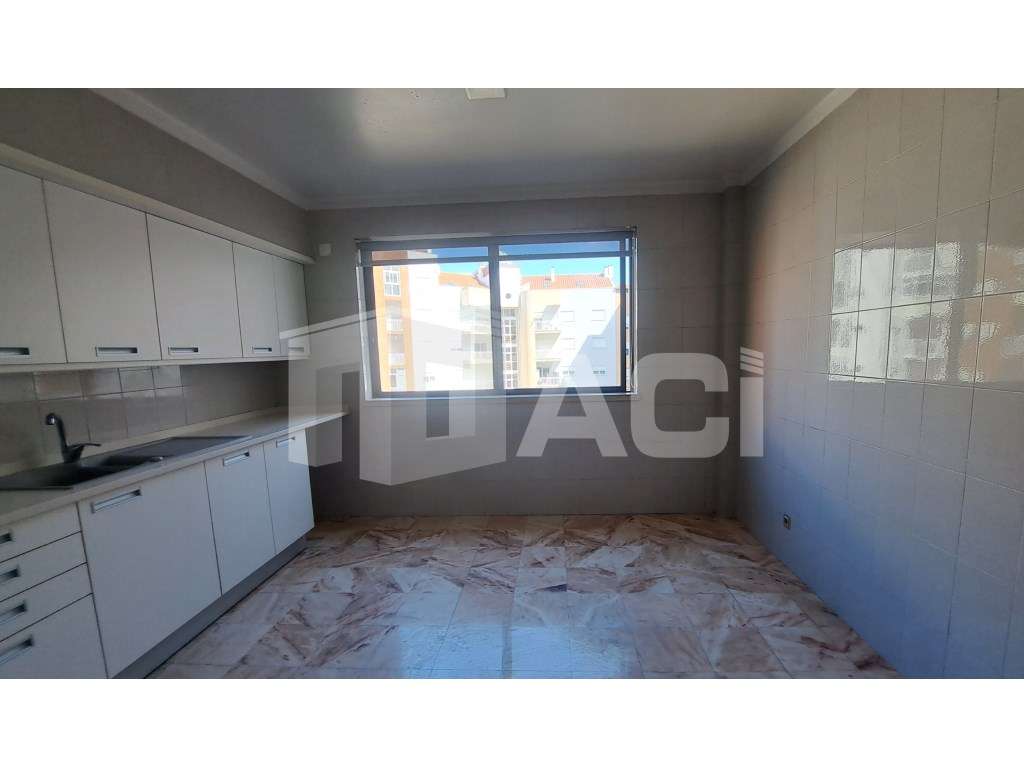 Apartamento T3- AV. Marquês Pombal - Grande imagem: 4/18