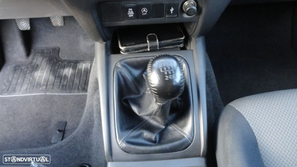 Mitsubishi L200 2.4 DI-D CD Invite 4WD - 12