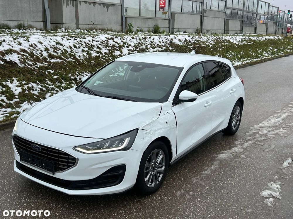 Ford Focus 1.0 EcoBoost Hybrid TITANIUM - 3