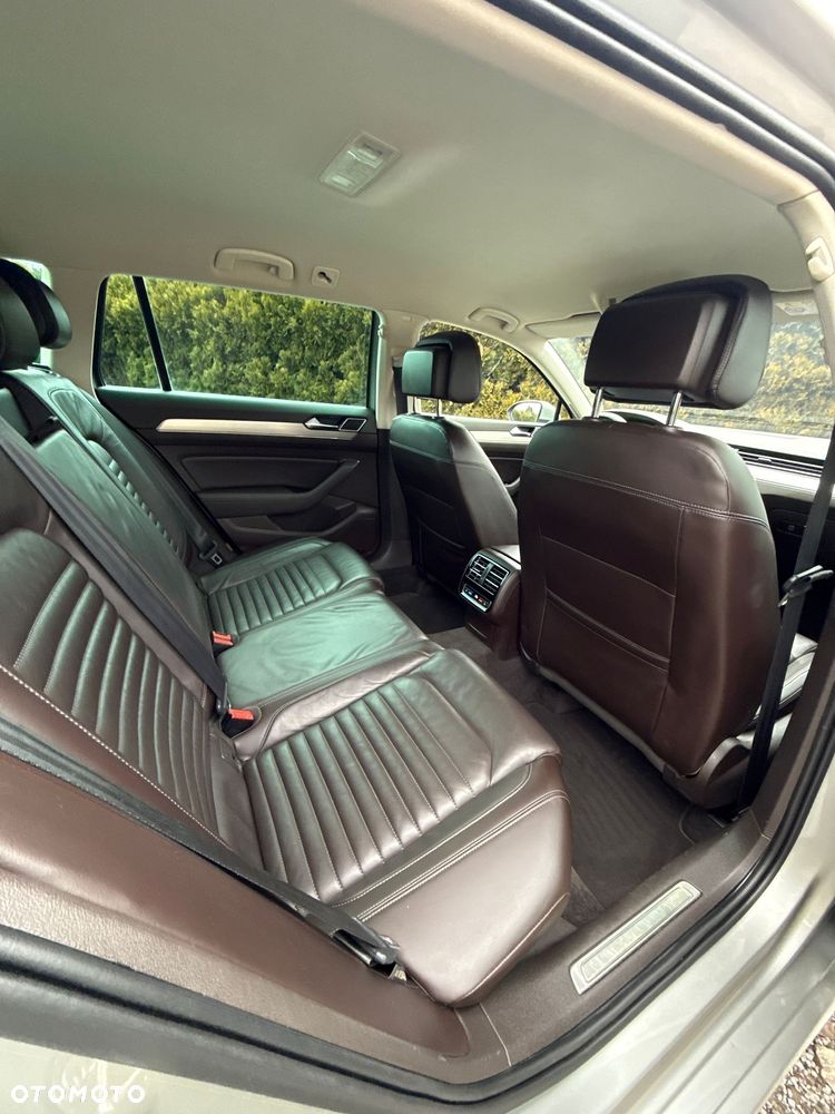 Volkswagen Passat 2.0 TDI SCR DSG Highline - 18