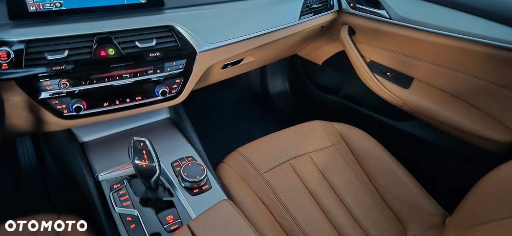 BMW Seria 5 520d Efficient Dynamics Luxury Line sport - 14