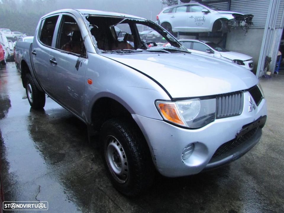 Mitsubishi L200 2,5 DI-D (136cv) de 2005 - Peças Usadas (6553) - 1