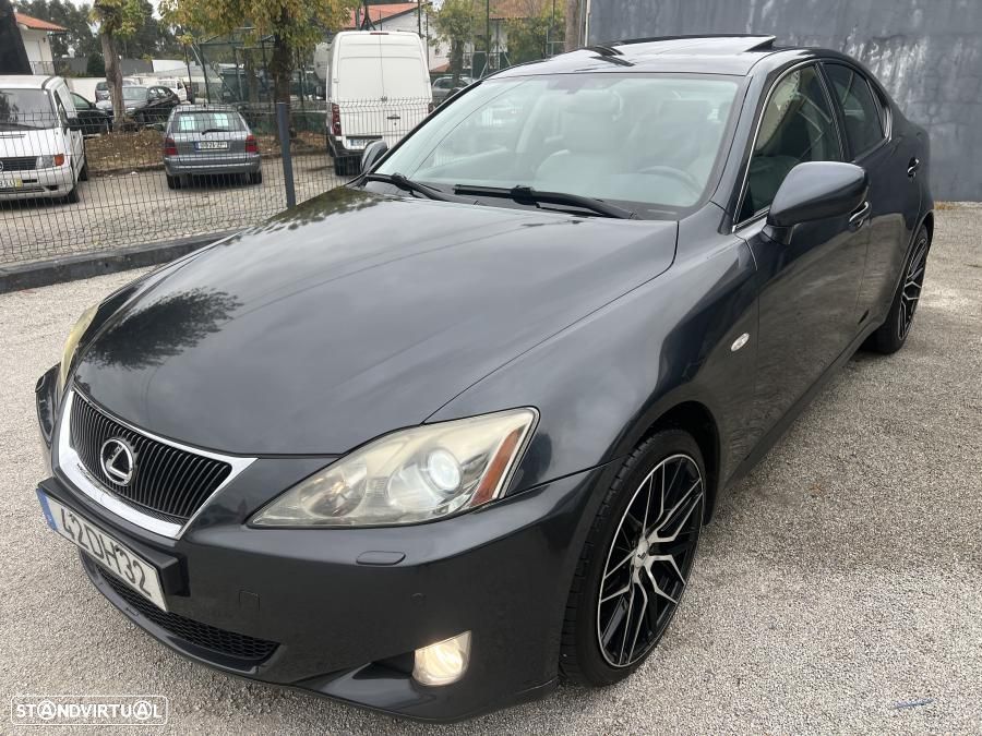 Lexus IS 220
