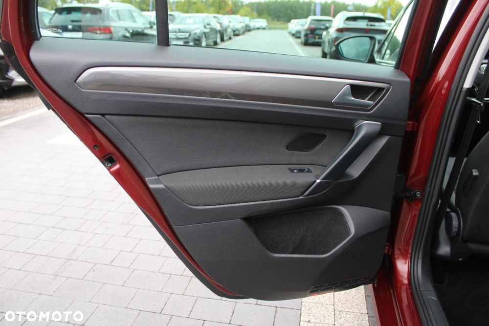 Volkswagen Golf Sportsvan - 23