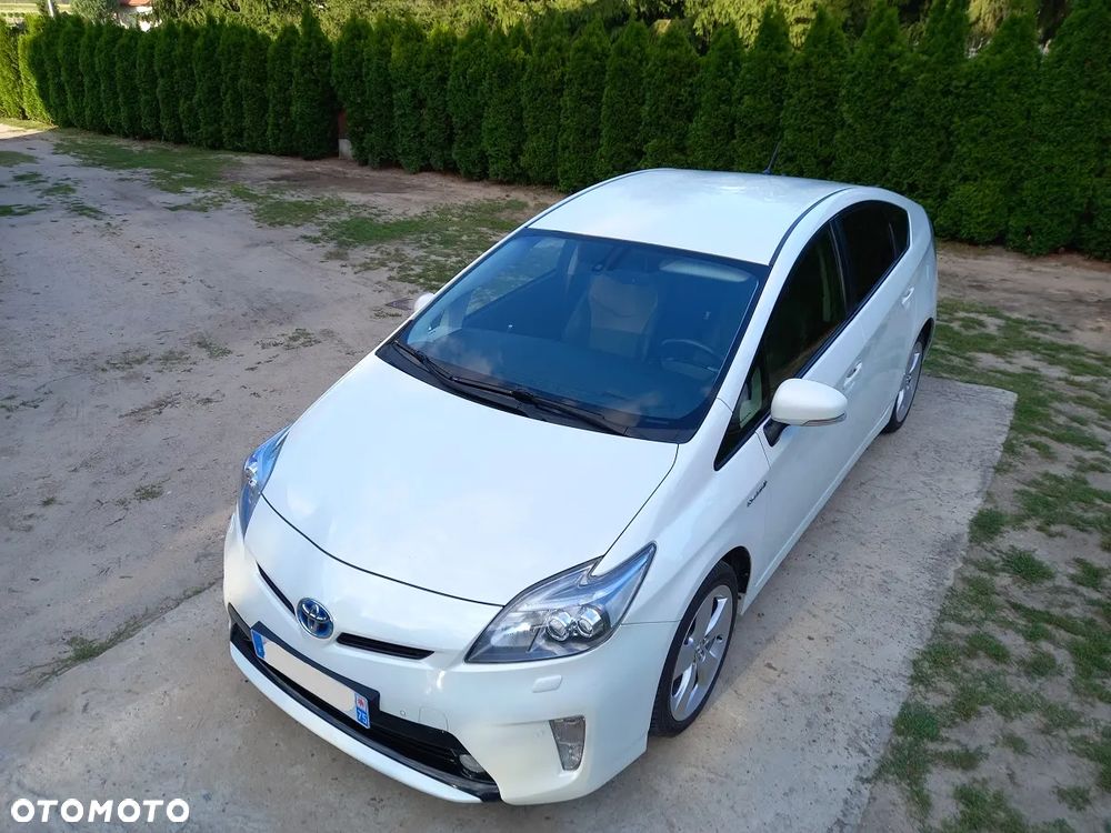 Toyota Prius (Hybrid) Executive - 10